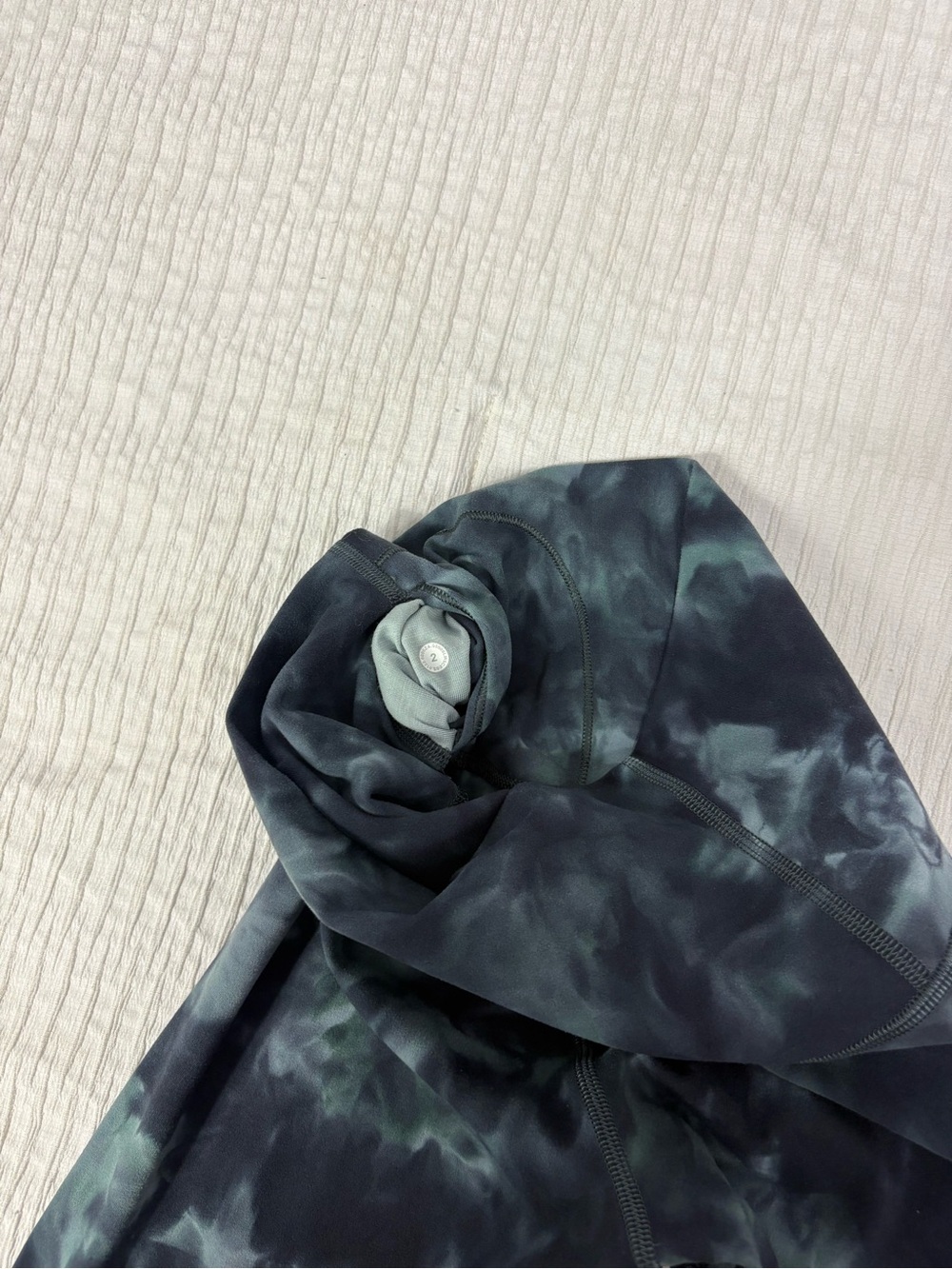 lululemon athletica Black & Dark Green Marble-Print Leggings - Picture 7 of 9